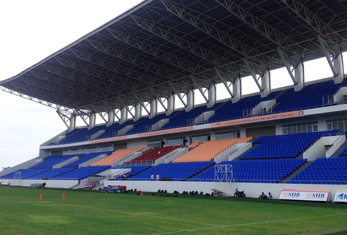 Sân vận động Hòa Xuân