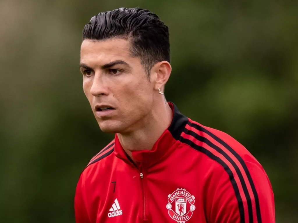 Ronaldo giàu cỡ nào? So sánh tài sản của Ronaldo và Messi 4 Ronaldo giau co nao d