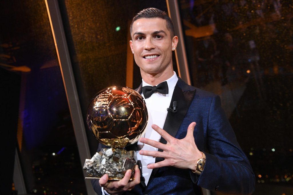 Ronaldo có bao nhiêu quả bóng vàng? CR7 và thành tích nổi bật trong sự nghiệp 3 Ronaldo có bao nhiêu quả bóng vàng