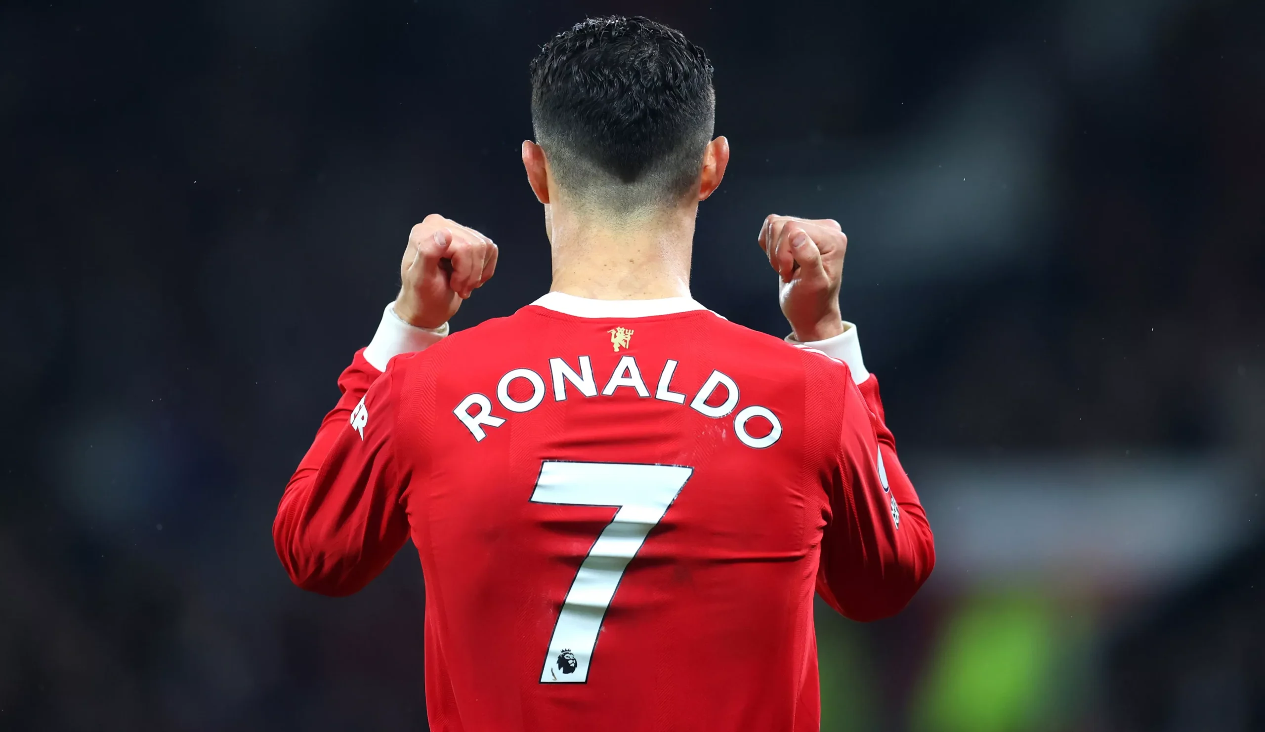 Tại sao Ronaldo rời Manchester United